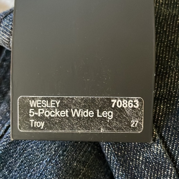 James Jeans - NWT - Picture 7 of 8